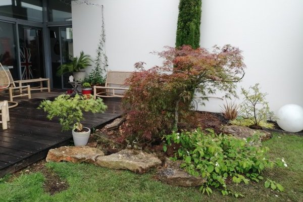 Enrochement du petit jardin dans le grand