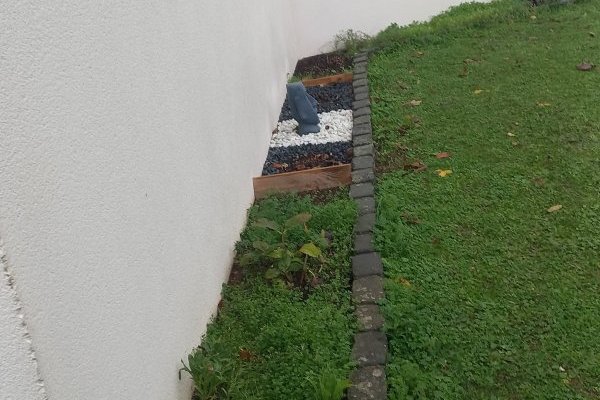 Avant, le pied du mur Avant, le pied du mur